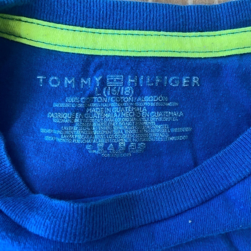Youth Retro Tommy Hilfiger T-Shirt - Picture 6 of 6